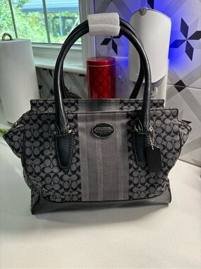Coach Legscy Signature Candice carryall EUC